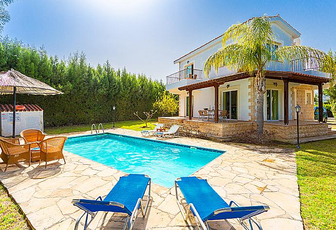 Beautiful villa with private pool, terrace, and garden . - Villa Nansoula . (Галерея фотографий) }}