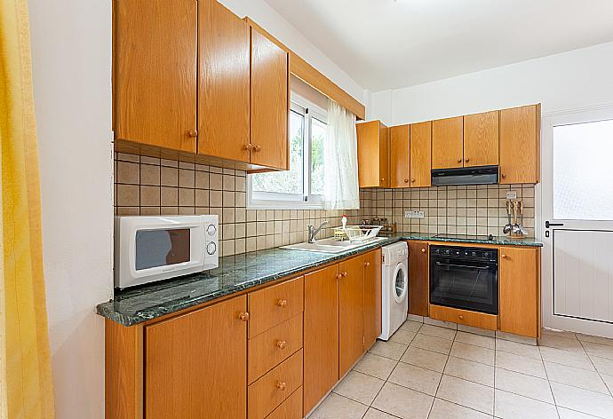 Equipped kitchen . - Villa Nansoula . (Photo Gallery) }}