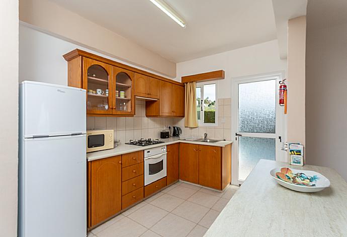 Equipped kitchen . - Villa Athina . (Galerie de photos) }}