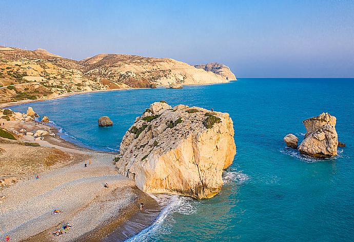 Aphrodites Rock . - Villa Athina . (Галерея фотографий) }}