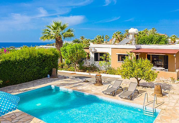 Beautiful villa with private pool and terrace with sea views . - Villa Eleni . (Galleria fotografica) }}