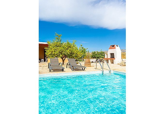 Private pool and terrace with sea views . - Villa Eleni . (Galleria fotografica) }}