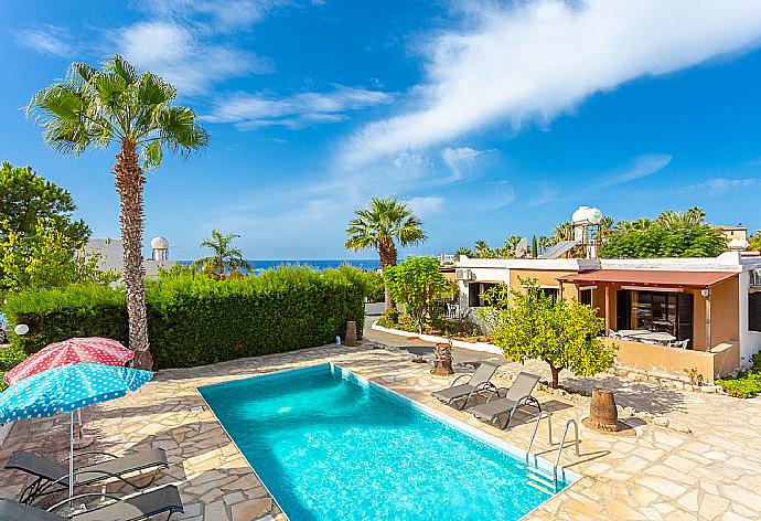 Beautiful villa with private pool and terrace with sea views . - Villa Eleni . (Galleria fotografica) }}