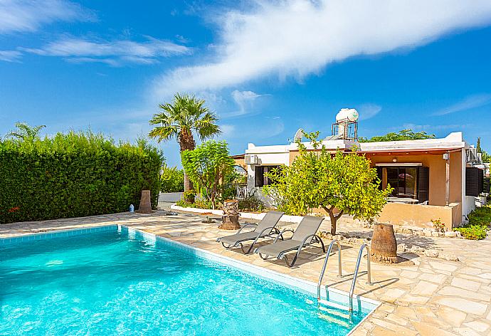 Beautiful villa with private pool and terrace with sea views . - Villa Eleni . (Galleria fotografica) }}