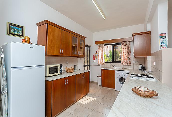 Equipped kitchen . - Villa Eleni . (Fotogalerie) }}