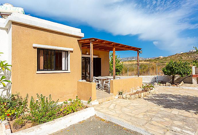 Terrace area . - Villa Eleni . (Galería de imágenes) }}