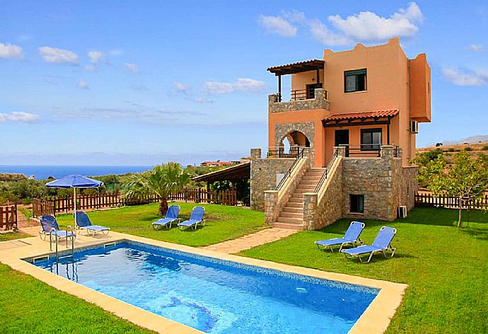 ,Beautiful Villa with Private Pool, Terrace and Garden . - Theo Beach Villa . (Galleria fotografica) }}