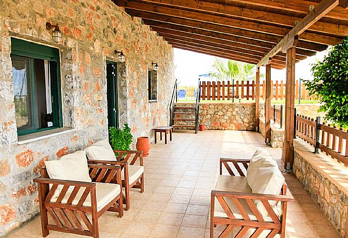 Terrace Area . - Theo Beach Villa . (Fotogalerie) }}