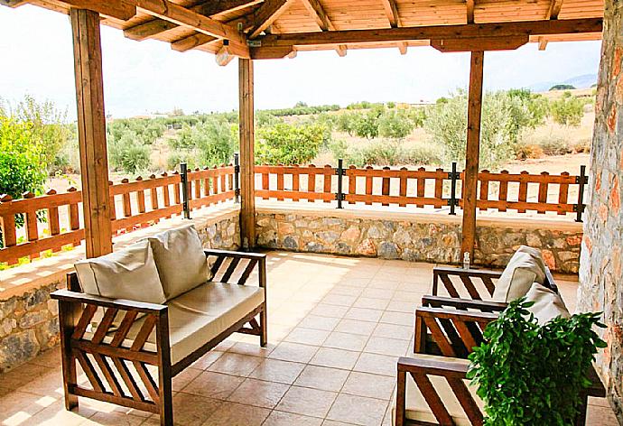 Terrace area . - Theo Beach Villa . (Fotogalerie) }}