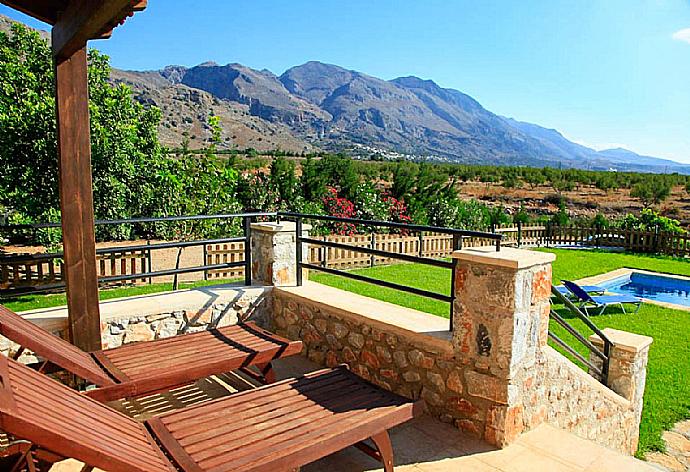 Terrace area with panoramic views . - Theo Beach Villa . (Galleria fotografica) }}