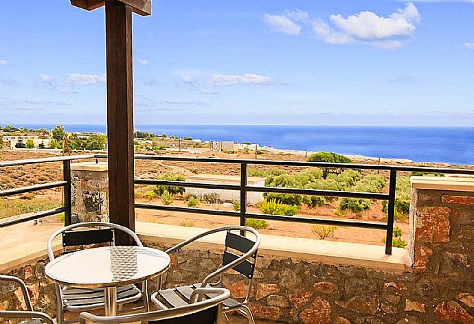 Balcony with panoramic views . - Theo Beach Villa . (Fotogalerie) }}