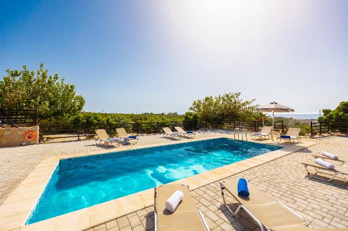 Private pool and terrace with sea views . - Theo Beach Villa . (Photo Gallery) }}