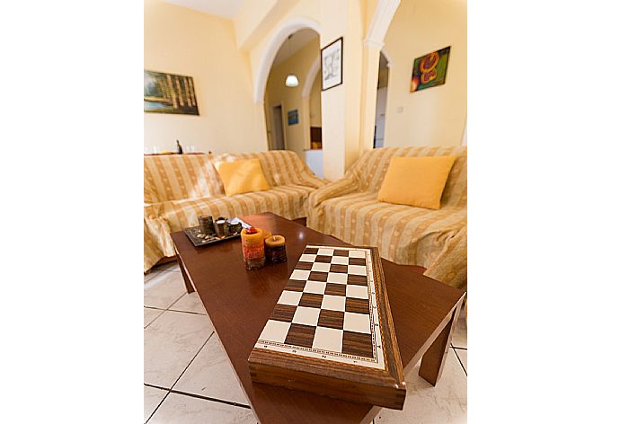 Open plan living room with WiFi, satellite TV and DVD player . - Villa Ariadni . (Photo Gallery) }}