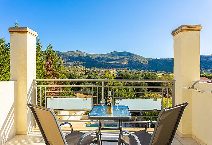 Balcony with views . - Villa Ismini . (Photo Gallery) }}