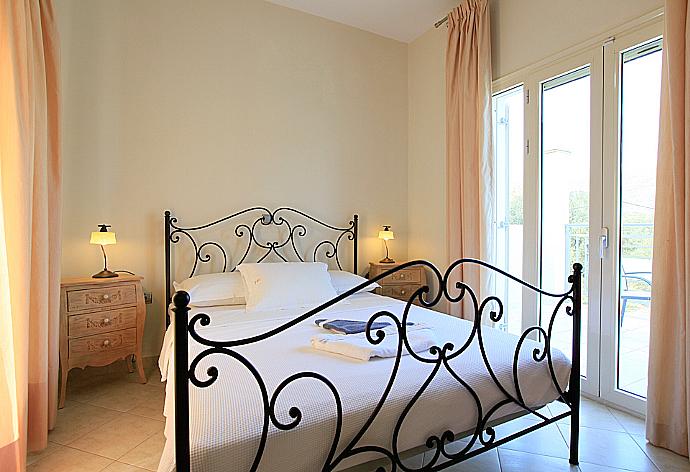 Villa Ismini Bedroom