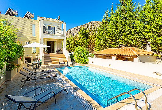 ,Beautiful villa with private pool and terrace . - Villa Ismini . (Galería de imágenes) }}