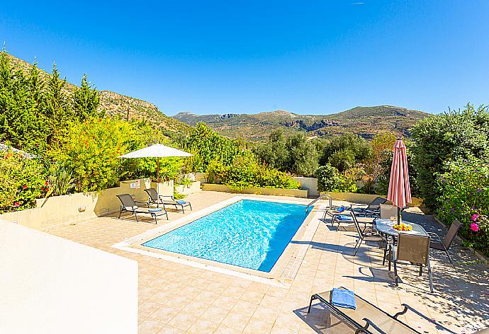 Private pool and terrace . - Villa Fedra . (Galería de imágenes) }}