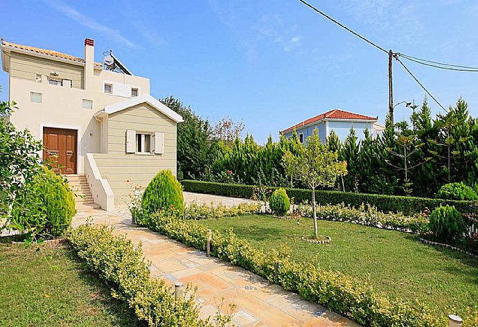 Villa Entrance . - Villa Semeli . (Galleria fotografica) }}