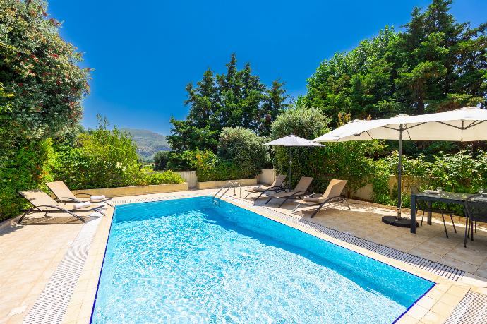 Private pool and terrace . - Villa Semeli . (Photo Gallery) }}