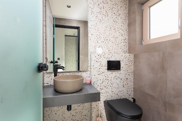 En suite bathroom with shower . - Villa Sevos . (Photo Gallery) }}