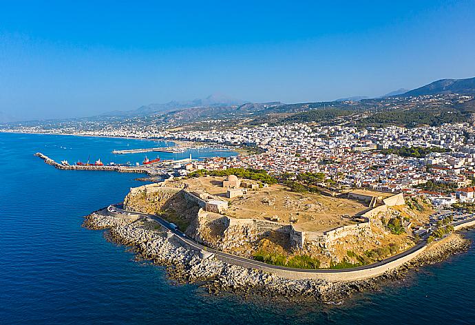 Rethymno . - Villa Sevos . (Galleria fotografica) }}