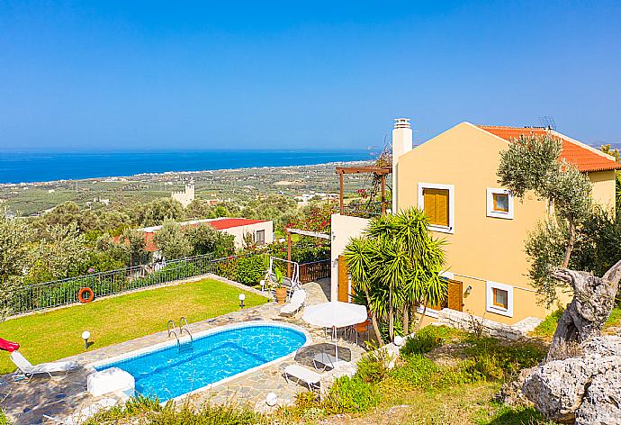 ,Beautiful villa with private pool, terrace, and garden with panoramic sea views . - Villa Garifallia . (Galería de imágenes) }}