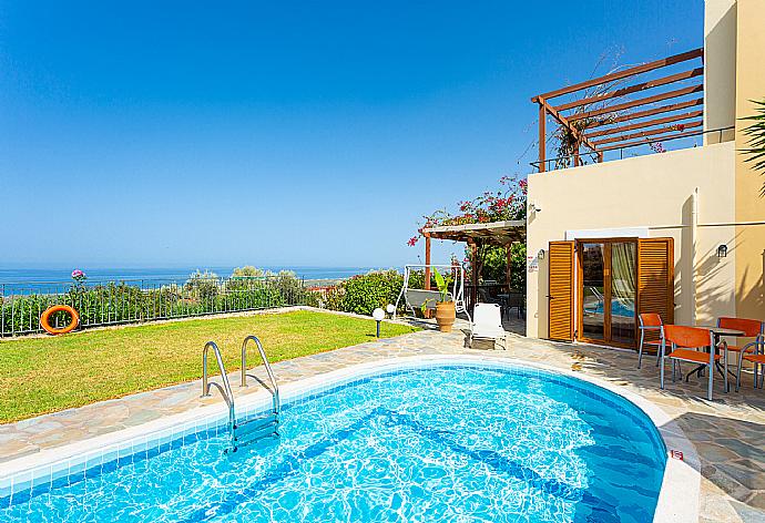 Beautiful villa with private pool, terrace, and garden with panoramic sea views . - Villa Garifallia . (Galleria fotografica) }}