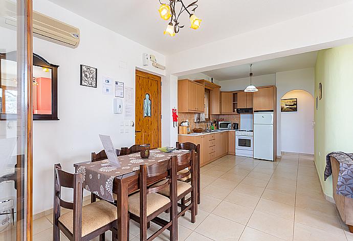 Equipped kitchen . - Villa Garifallia . (Fotogalerie) }}