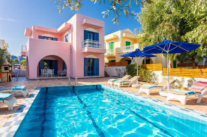 ,Beautiful villa with private pool and terrace . - Villa Nisyros . (Galería de imágenes) }}