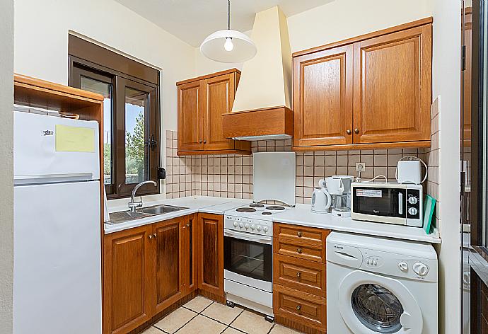 Equipped kitchen . - Villa Kefalas . (Fotogalerie) }}