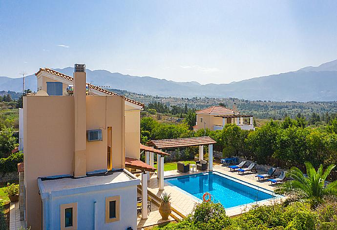 Aerial view of Villa Kefalas . - Villa Kefalas . (Galería de imágenes) }}