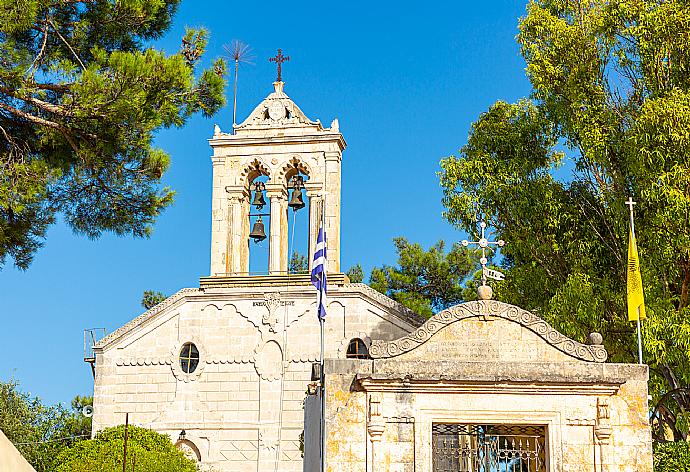 Local church in Kefalas . - Villa Kefalas . (Photo Gallery) }}