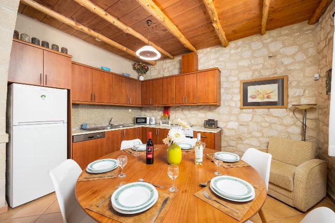 Equipped kitchen . - Villa Hara Faragi . (Галерея фотографий) }}