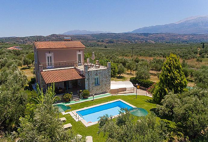 Beautiful villa with private pool, terrace, and garden . - Villa Dimitris . (Galería de imágenes) }}