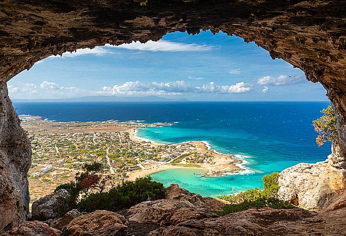 Cave Lera . - Villa Dimitris . (Галерея фотографий) }}