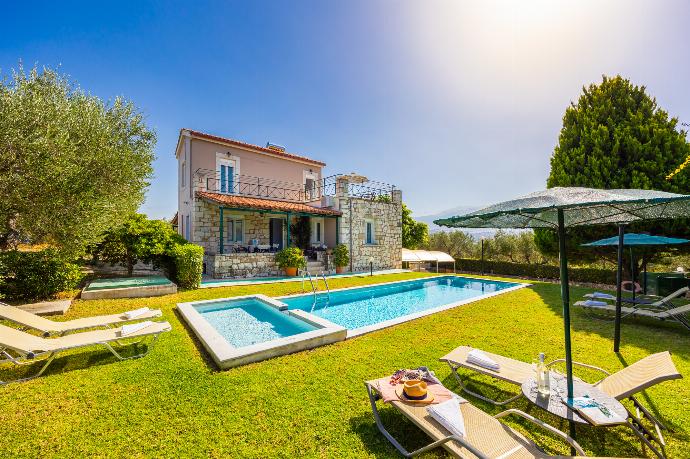 Beautiful villa with private pool, terraces, and garden . - Villa Dimitris . (Photo Gallery) }}