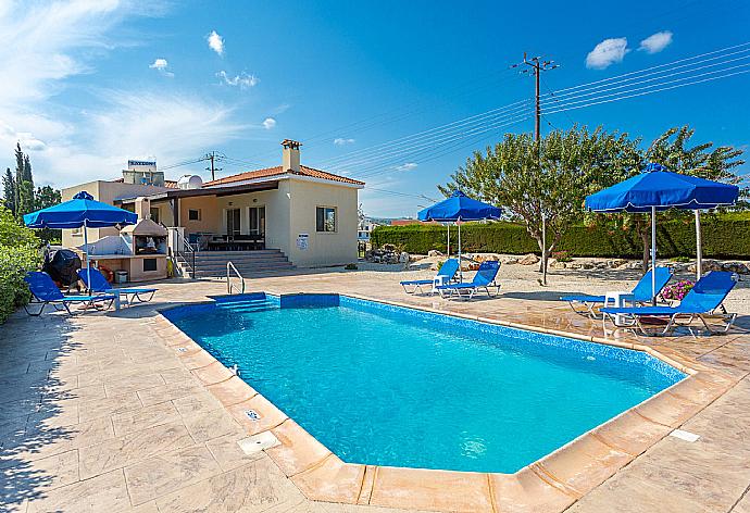 ,Beautiful villa with private pool and terrace . - Villa Prodromos . (Photo Gallery) }}