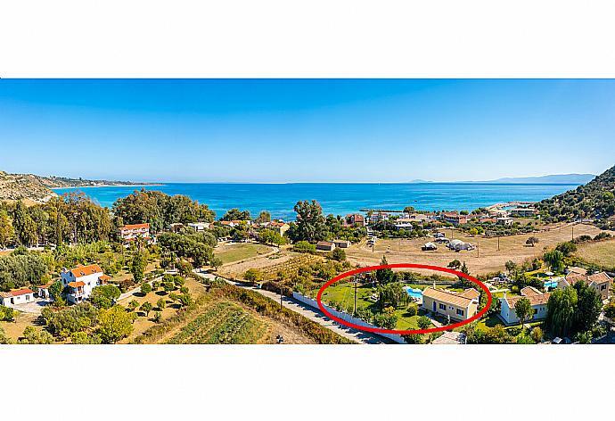 Aerial view showing location of Villa Melissa . - Villa Melissa . (Galería de imágenes) }}