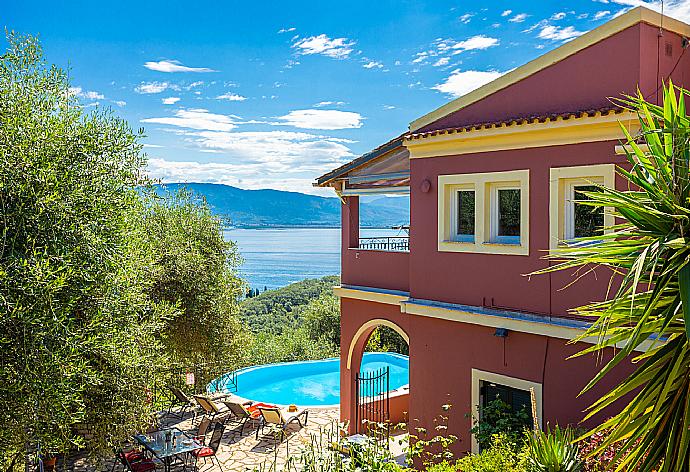 Beautiful villa with private infinity pool and terrace with panoramic sea views . - Bougainvillea . (Галерея фотографий) }}
