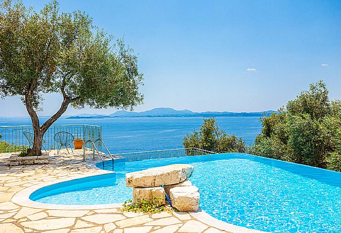 Private infinity pool and terrace with sea views . - Persephone . (Photo Gallery) }}