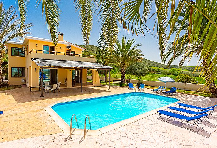 Beautiful villa with private pool and terrace with panoramic countryside views . - Villa Noni . (Galleria fotografica) }}