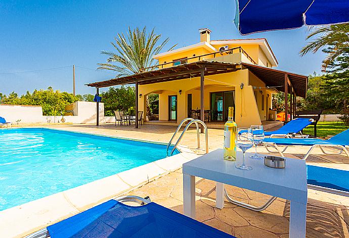 Beautiful villa with private pool and terrace with panoramic countryside views . - Villa Noni . (Galleria fotografica) }}