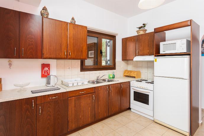 Equipped kitchen . - Villa Spiridoula . (Fotogalerie) }}