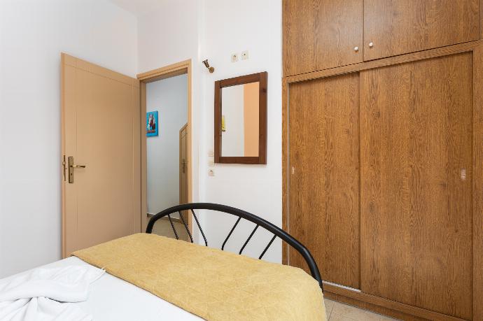 Double bedroom with A/C  . - Villa Spiridoula . (Galleria fotografica) }}