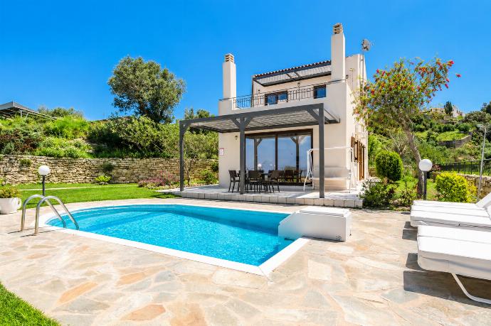  . - Villa Spiridoula . (Γκαλερί Φωτογραφιών) }}