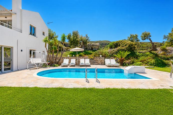  . - Villa Spiridoula . (Γκαλερί Φωτογραφιών) }}