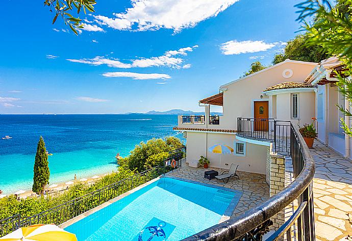 ,Beautiful villa with private pool and terrace with panoramic sea views . - Villa Kerkyroula . (Galería de imágenes) }}