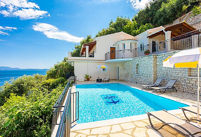 Beautiful villa with private pool and terrace with panoramic sea views . - Villa Kerkyroula . (Galerie de photos) }}