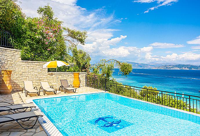 Private pool and terrace with panoramic sea views . - Villa Kerkyroula . (Photo Gallery) }}