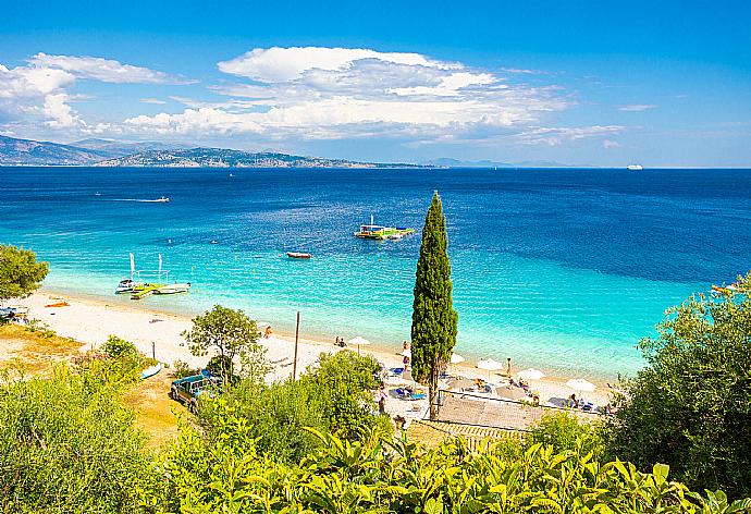 View of Krouzeri Beach from Villa Kerkyroula . - Villa Kerkyroula . (Galerie de photos) }}